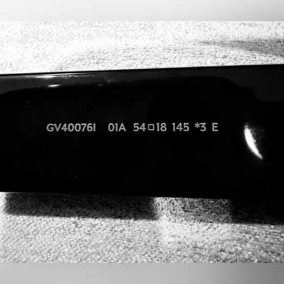 GIVENCHY GV40076I 01A BLACK WOMEN SUNGLASSES full inclusion - Picture 9 of 11